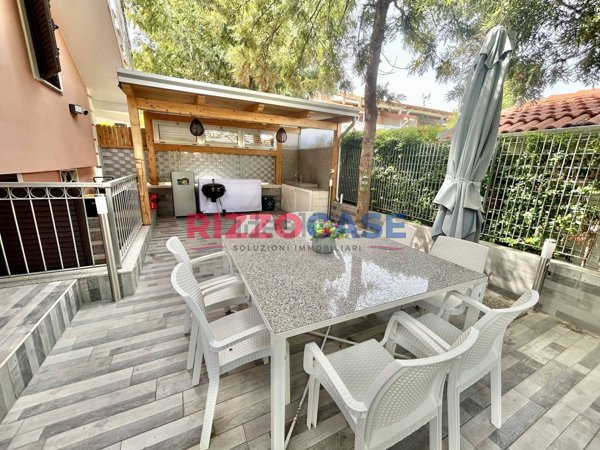 casa indipendente in vendita a Corigliano-Rossano in zona Fabrizio Piccolo