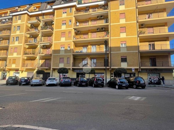 locale commerciale in vendita a Corigliano-Rossano in zona Rossano Stazione