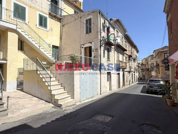 casa indipendente in vendita a Corigliano-Rossano in zona Rossano