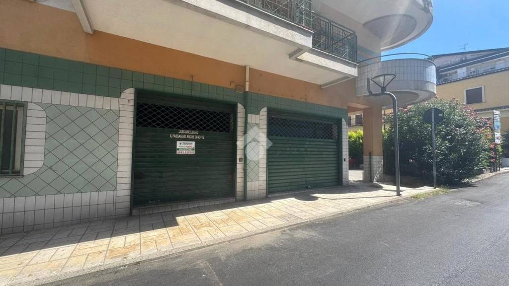 locale commerciale in vendita a Corigliano-Rossano in zona Rossano