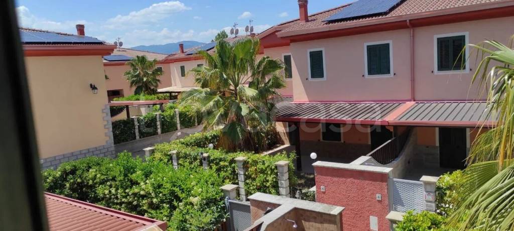 casa indipendente in vendita a Corigliano-Rossano in zona Fabrizio Piccolo