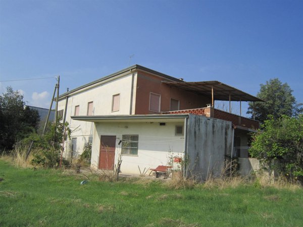 casa indipendente in vendita a Corigliano-Rossano in zona Piragineti