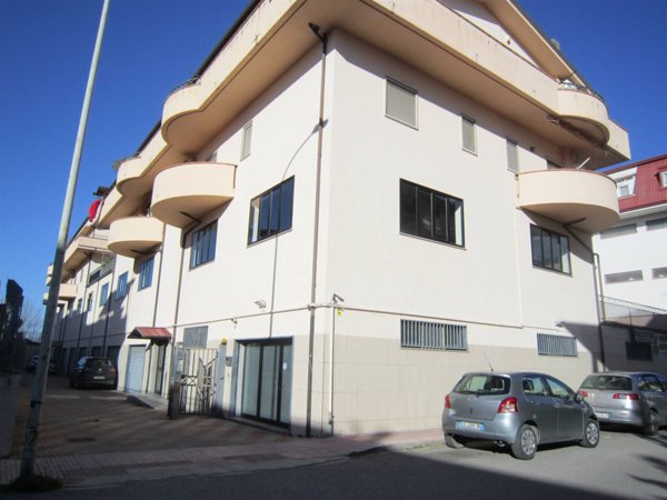 box auto in vendita a Corigliano-Rossano in zona Fabrizio Piccolo