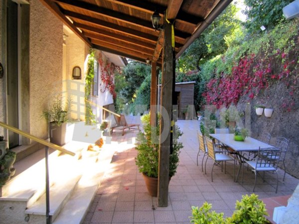 casa indipendente in vendita a Corigliano-Rossano in zona Piragineti