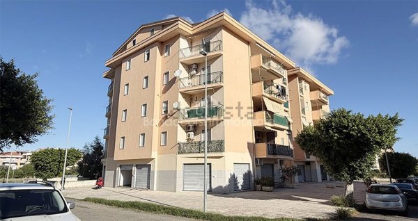 locale di sgombero in vendita a Corigliano-Rossano in zona Rossano