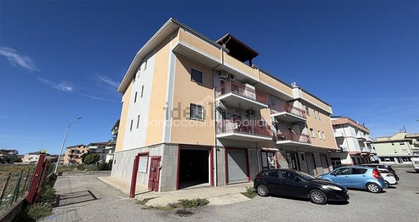 locale commerciale in vendita a Corigliano-Rossano in zona Fabrizio Piccolo