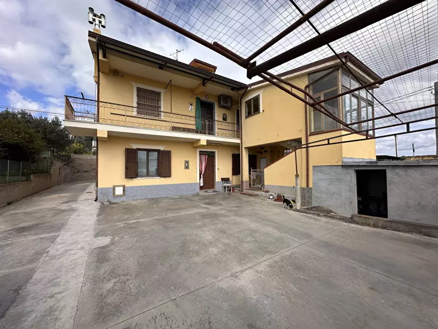 casa indipendente in vendita ad Amaroni