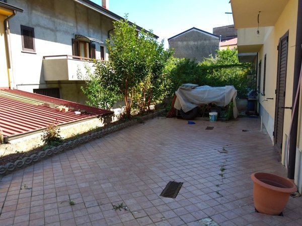 casa indipendente in vendita ad Amaroni