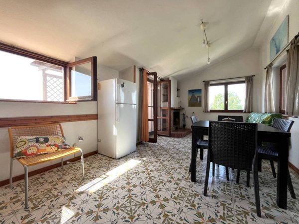 appartamento in vendita ad Amaroni