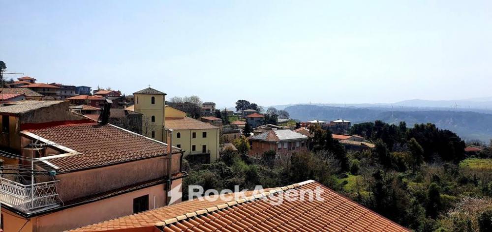 casa indipendente in vendita ad Amato