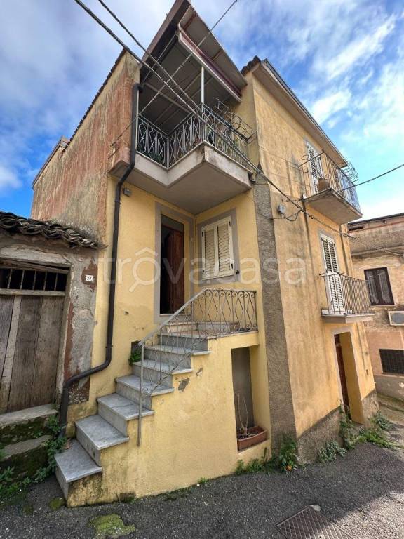 casa indipendente in vendita ad Amato