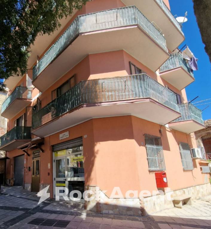 negozio in vendita ad Andali