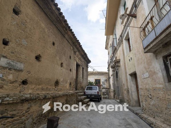 casa indipendente in vendita a Badolato