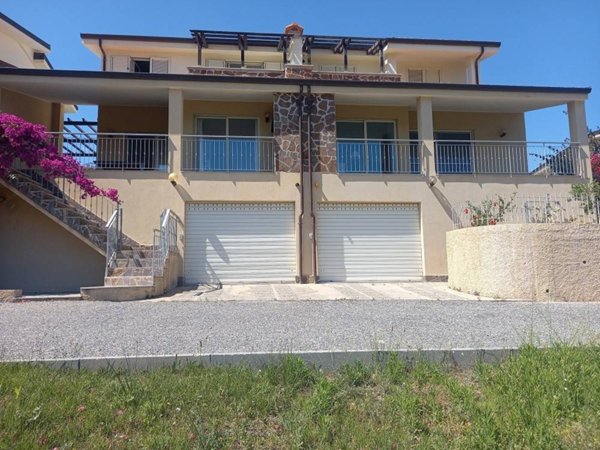 casa indipendente in vendita a Badolato