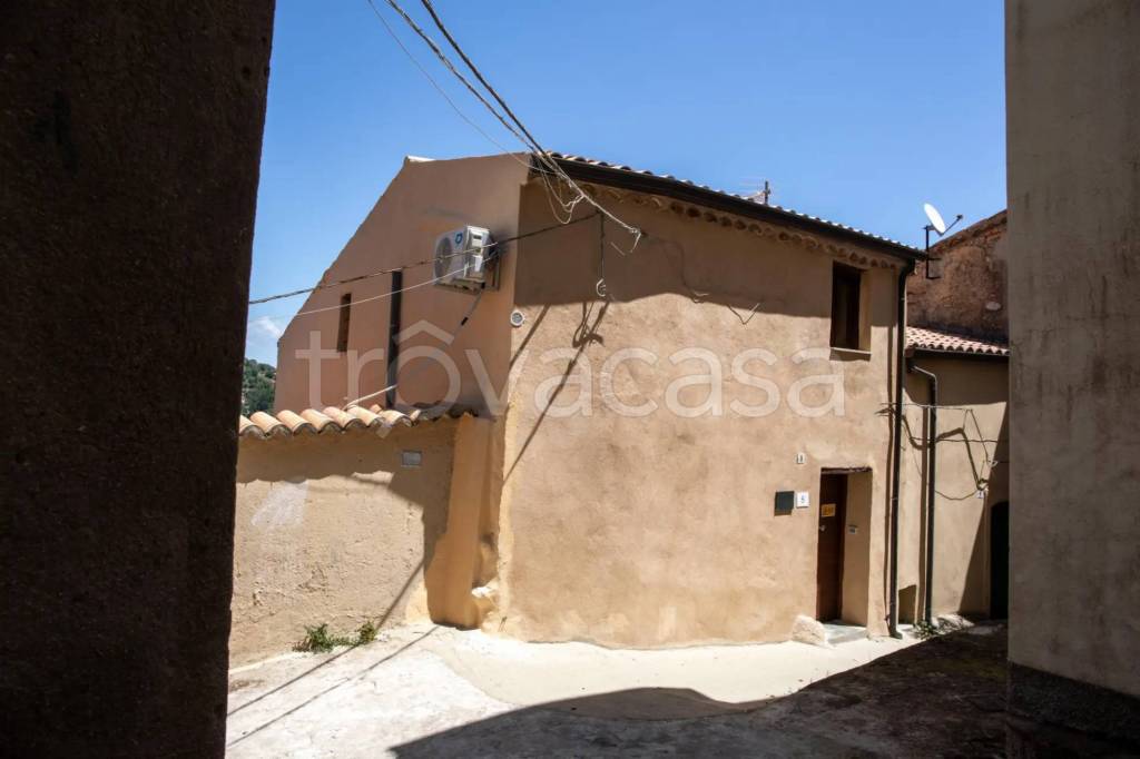 appartamento in vendita a Badolato