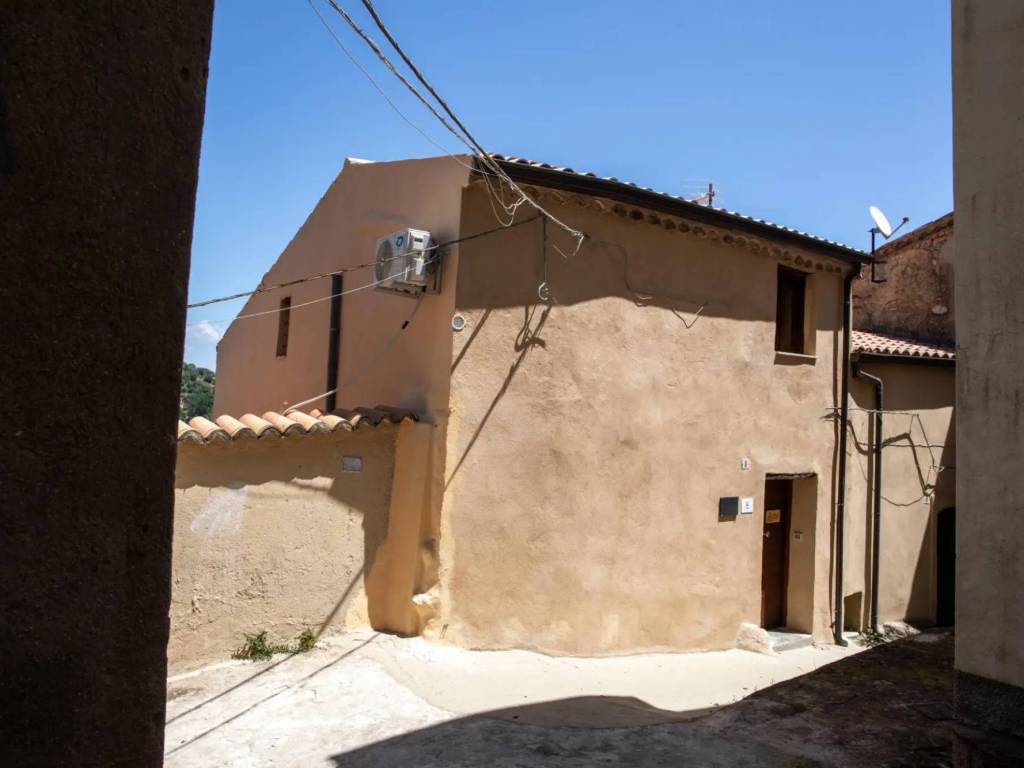 appartamento in vendita a Badolato