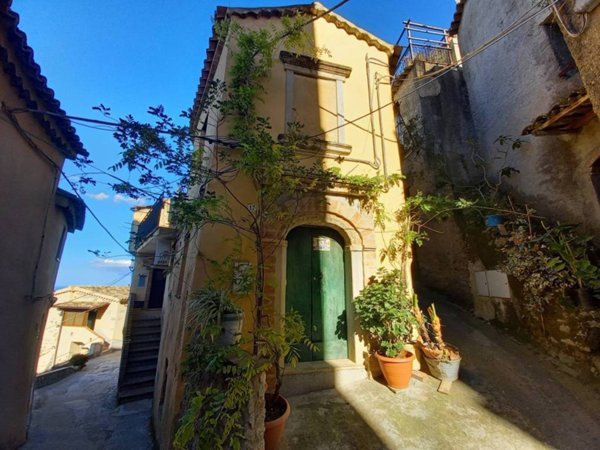 appartamento in vendita a Badolato