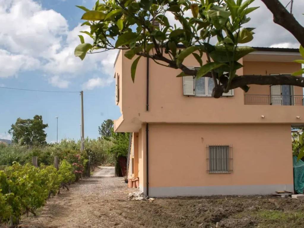 appartamento in vendita a Badolato