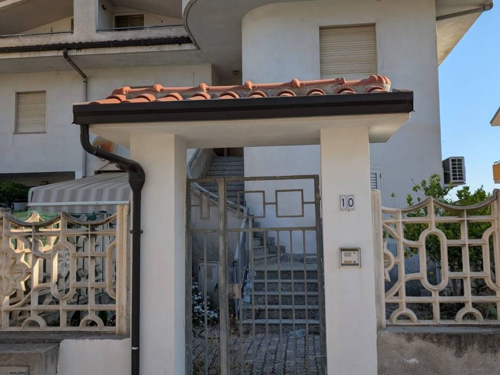 appartamento in vendita a Badolato