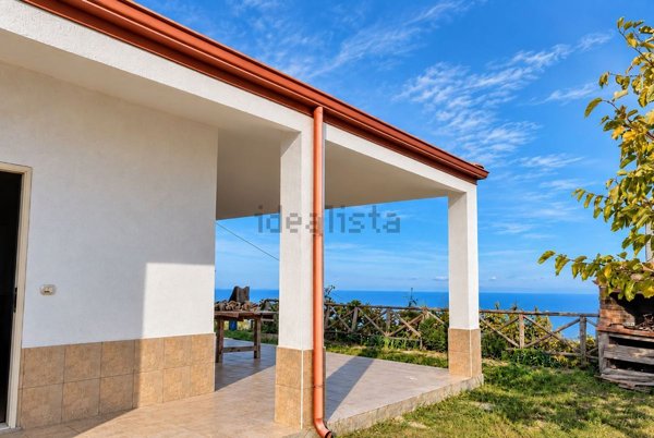 casa indipendente in vendita a Badolato
