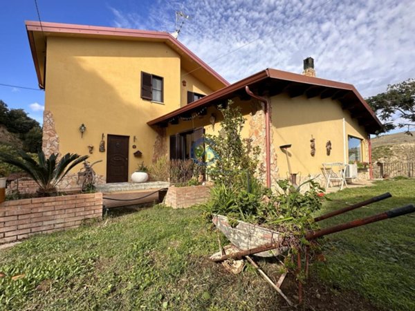 casa indipendente in vendita a Borgia