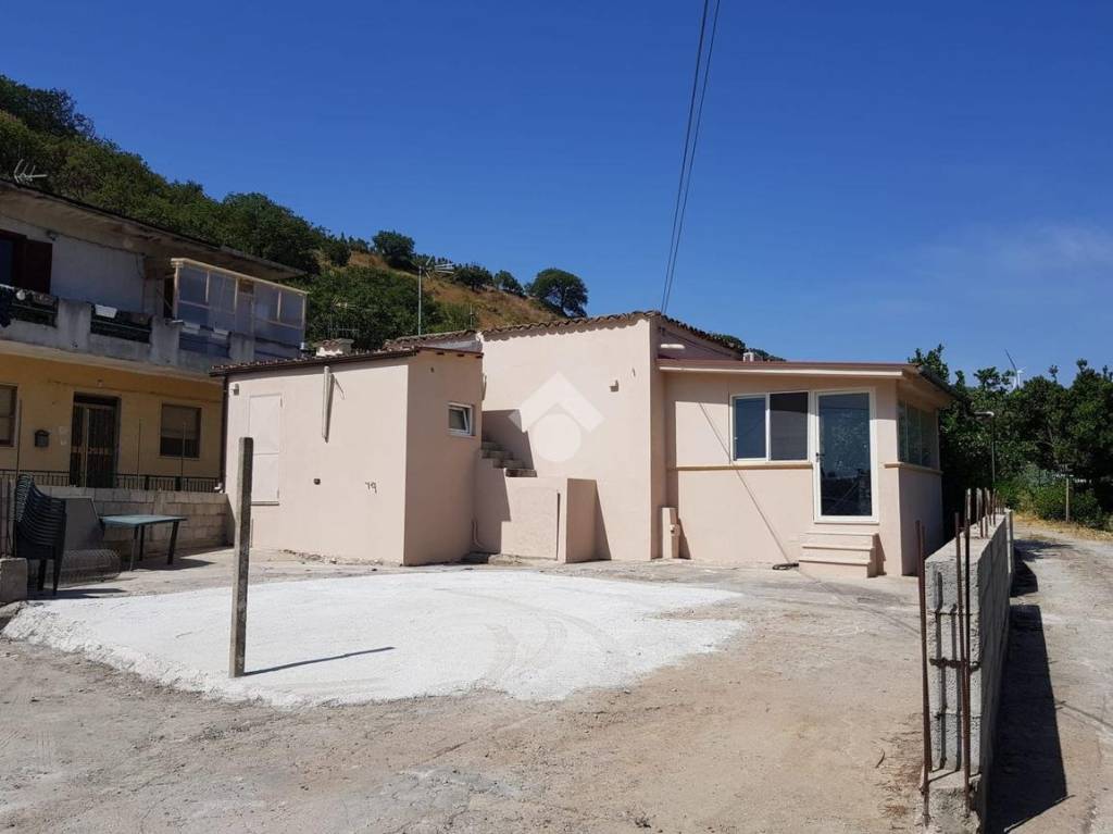 casa indipendente in vendita a Borgia