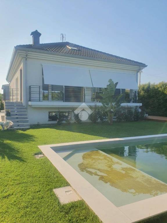 casa indipendente in vendita a Borgia