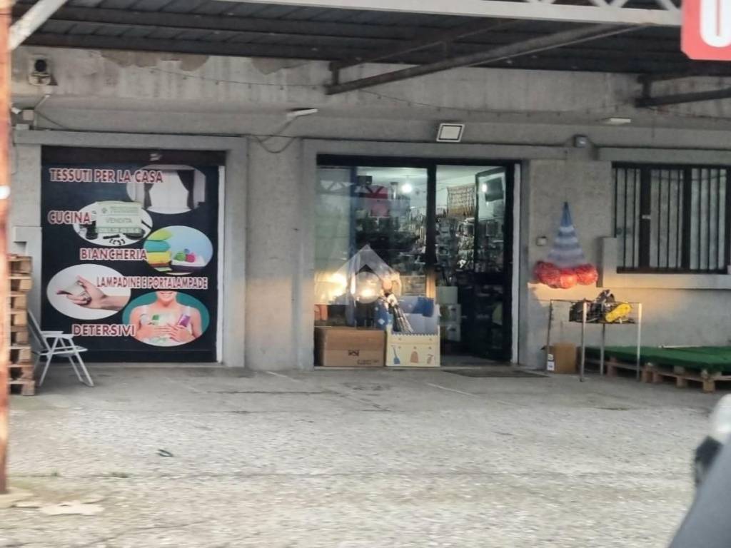 locale commerciale in vendita a Borgia