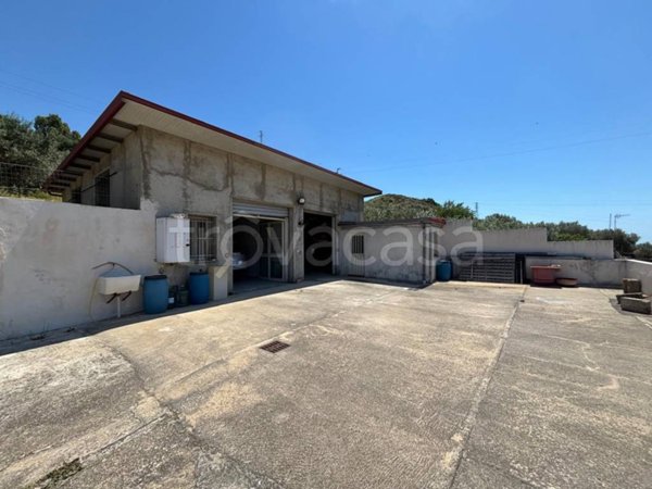 locale commerciale in vendita a Borgia