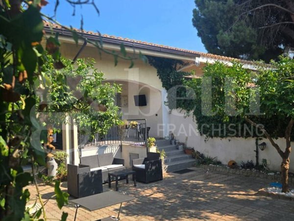 casa indipendente in vendita a Borgia