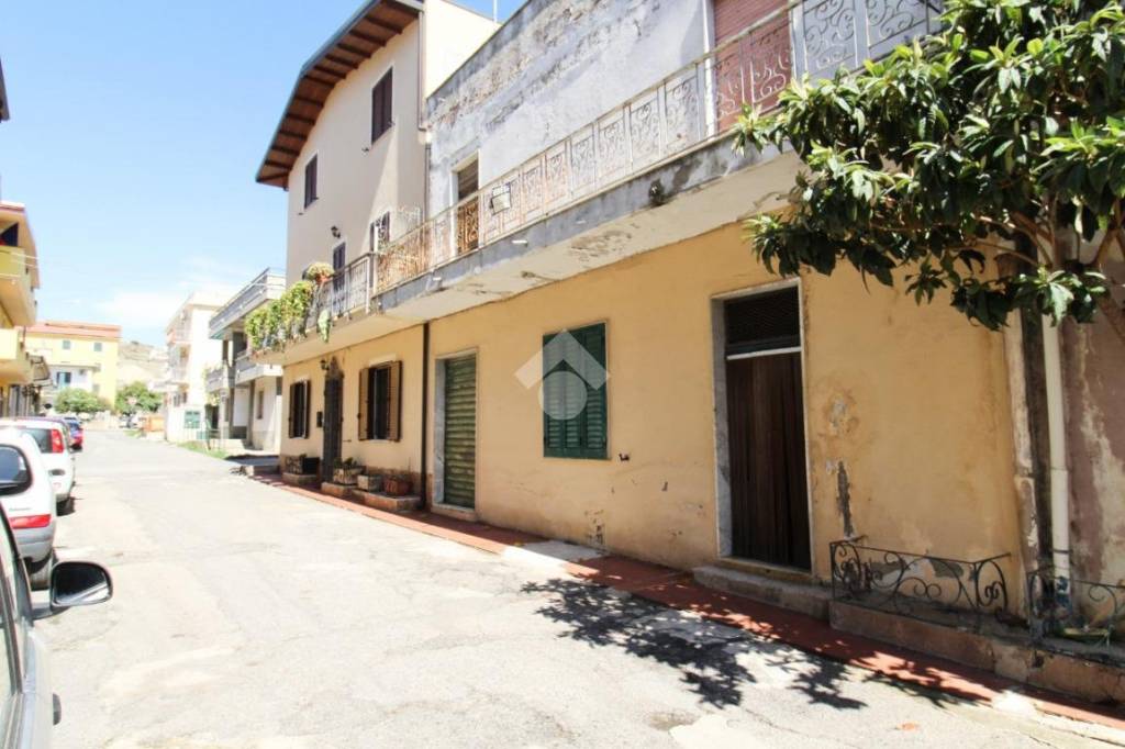 casa indipendente in vendita a Botricello