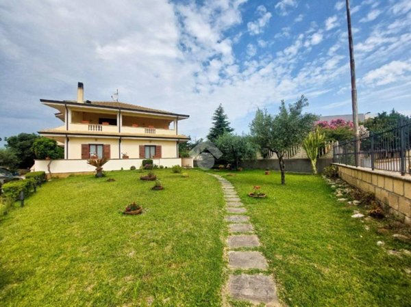 casa indipendente in vendita a Botricello