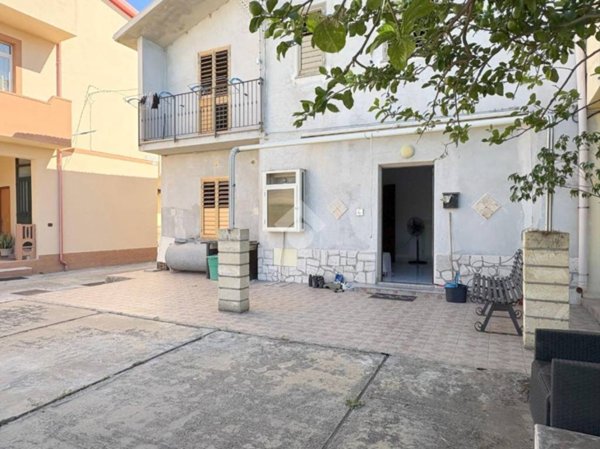 casa indipendente in vendita a Botricello