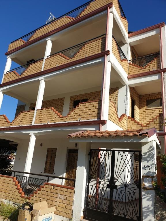 intera palazzina in vendita a Botricello