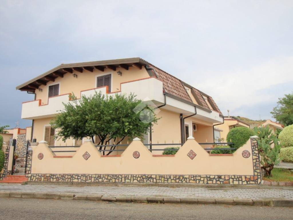 appartamento in vendita a Botricello