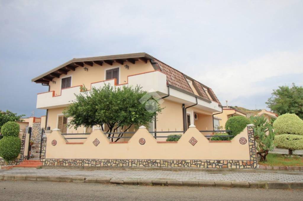 appartamento in vendita a Botricello