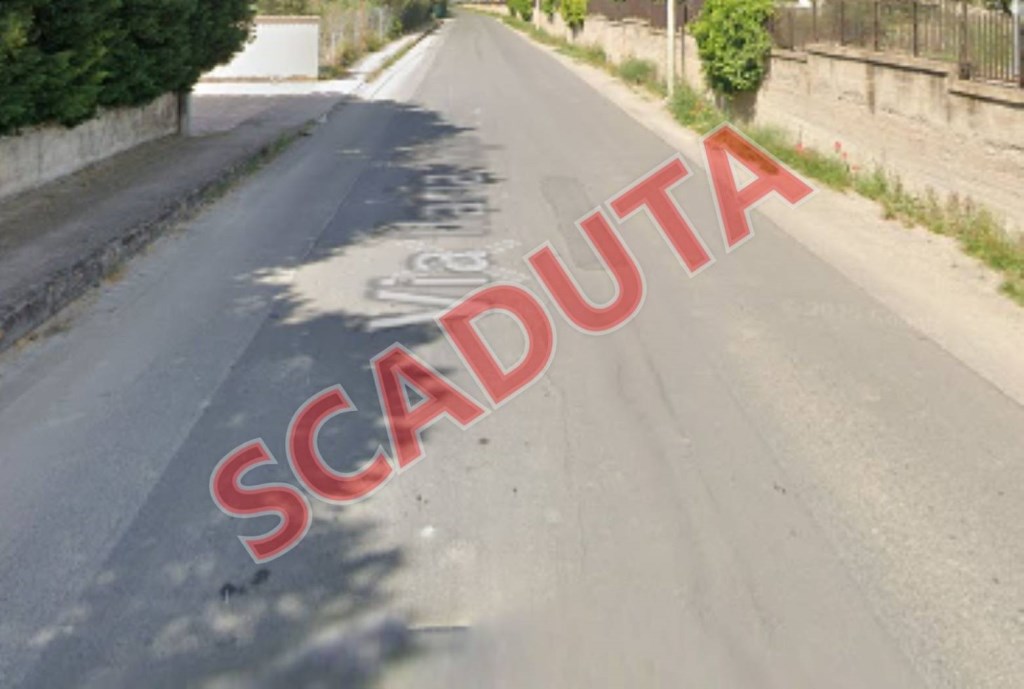 locale commerciale in vendita a Botricello