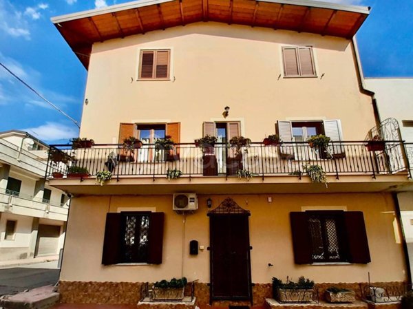 casa indipendente in vendita a Botricello