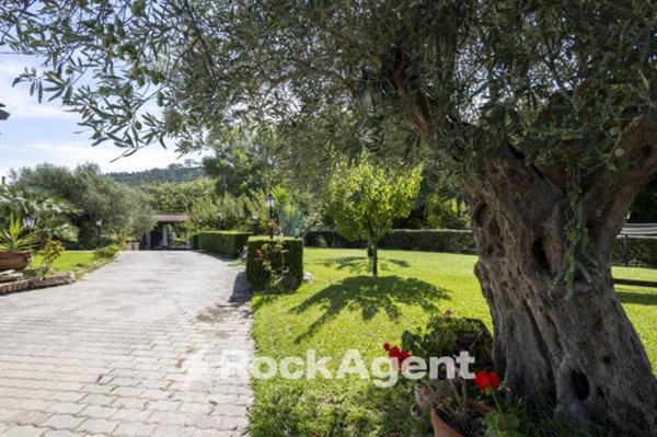 casa indipendente in vendita a Caraffa di Catanzaro