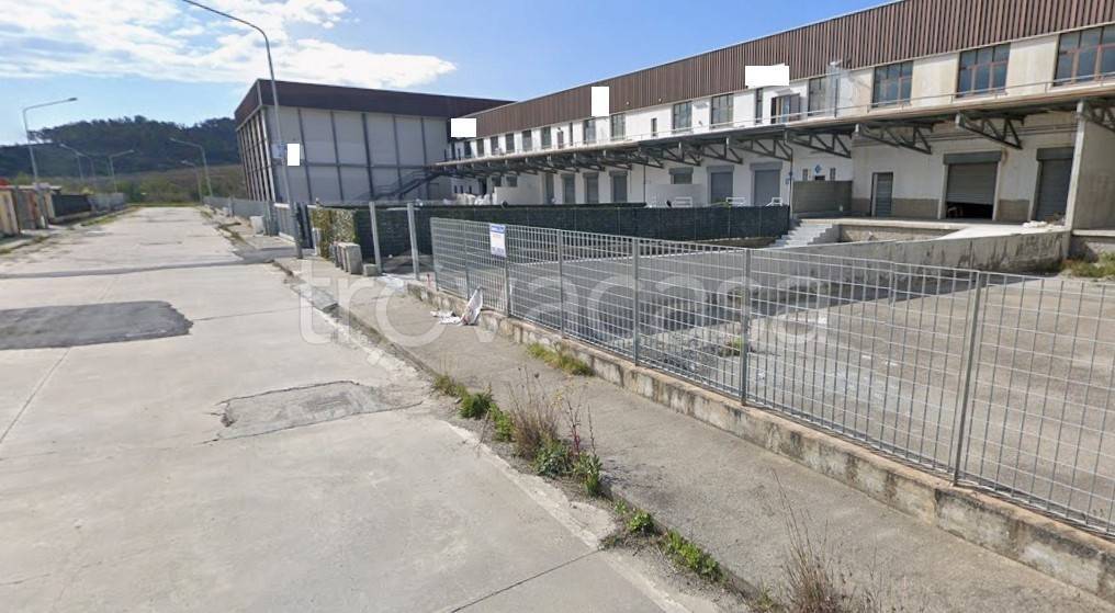 locale commerciale in vendita a Caraffa di Catanzaro