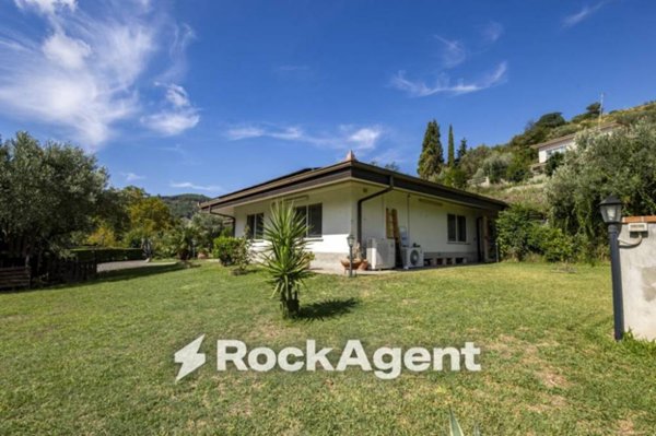 casa indipendente in vendita a Caraffa di Catanzaro