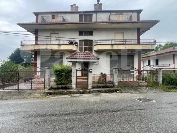 appartamento in vendita a Carlopoli