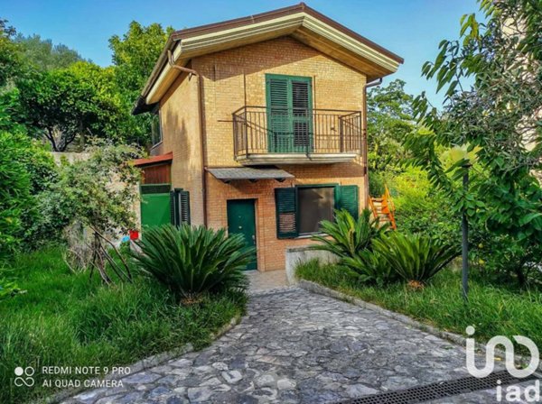 casa indipendente in vendita a Catanzaro in zona Mater Domini