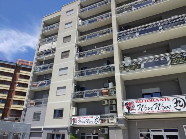 locale commerciale in vendita a Catanzaro in zona Mater Domini