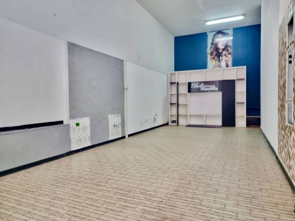 negozio in vendita a Catanzaro in zona Germaneto