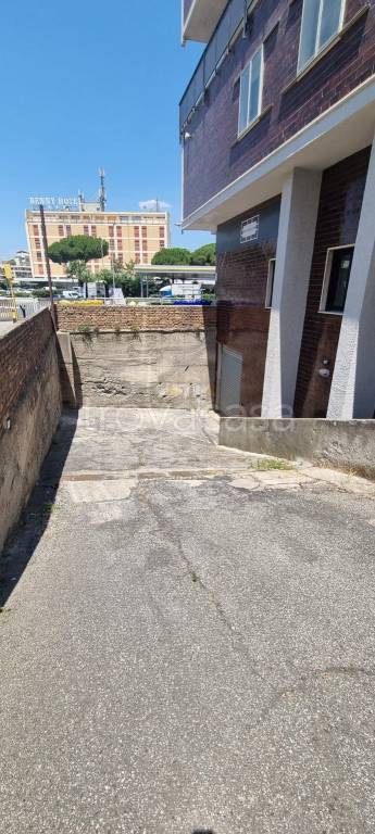locale di sgombero in vendita a Catanzaro