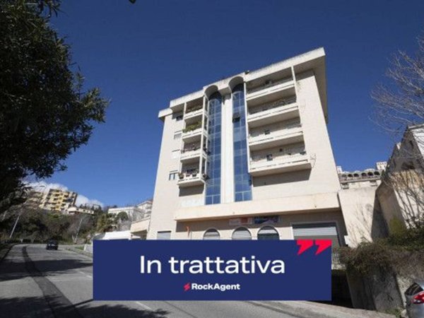 negozio in vendita a Catanzaro in zona Centro Città