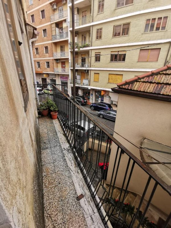 casa indipendente in vendita a Catanzaro in zona Centro Città