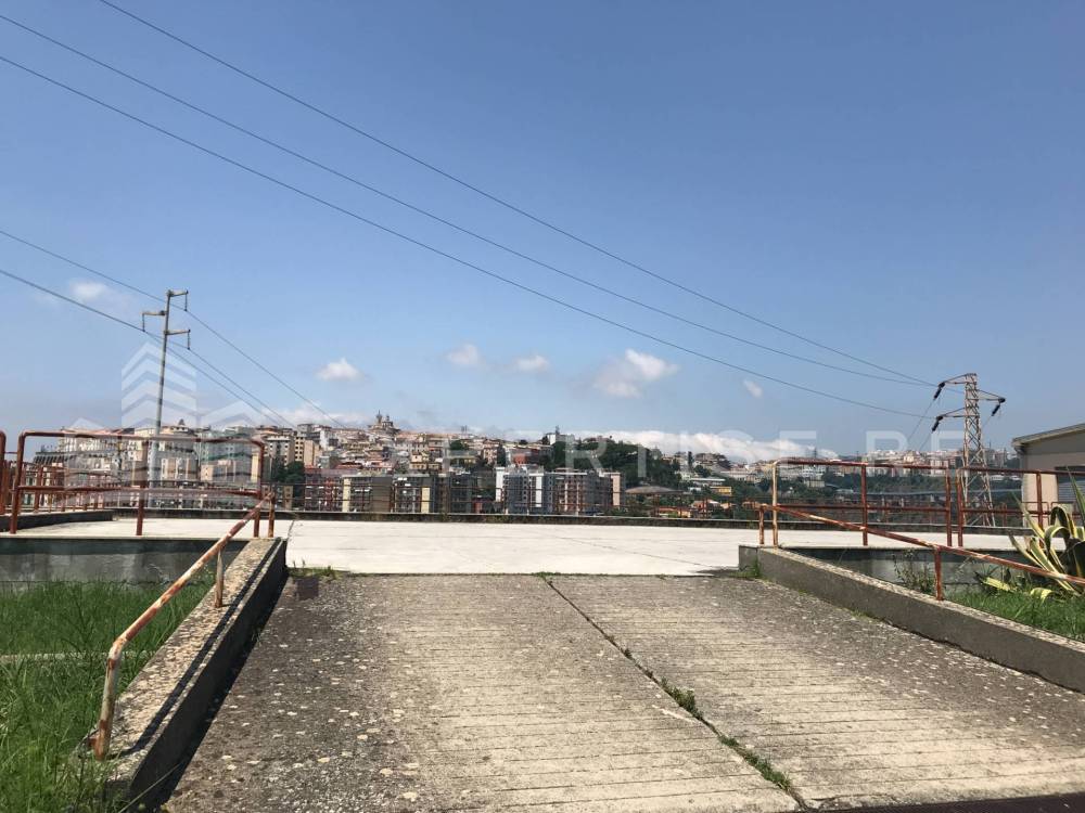 capannone in vendita a Catanzaro in zona Centro Città