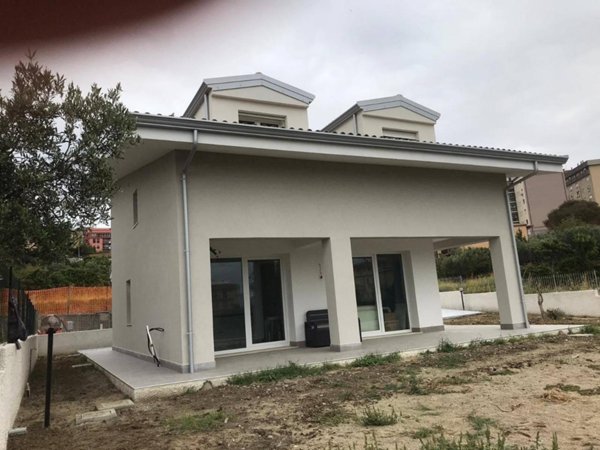 casa indipendente in vendita a Catanzaro in zona Mater Domini